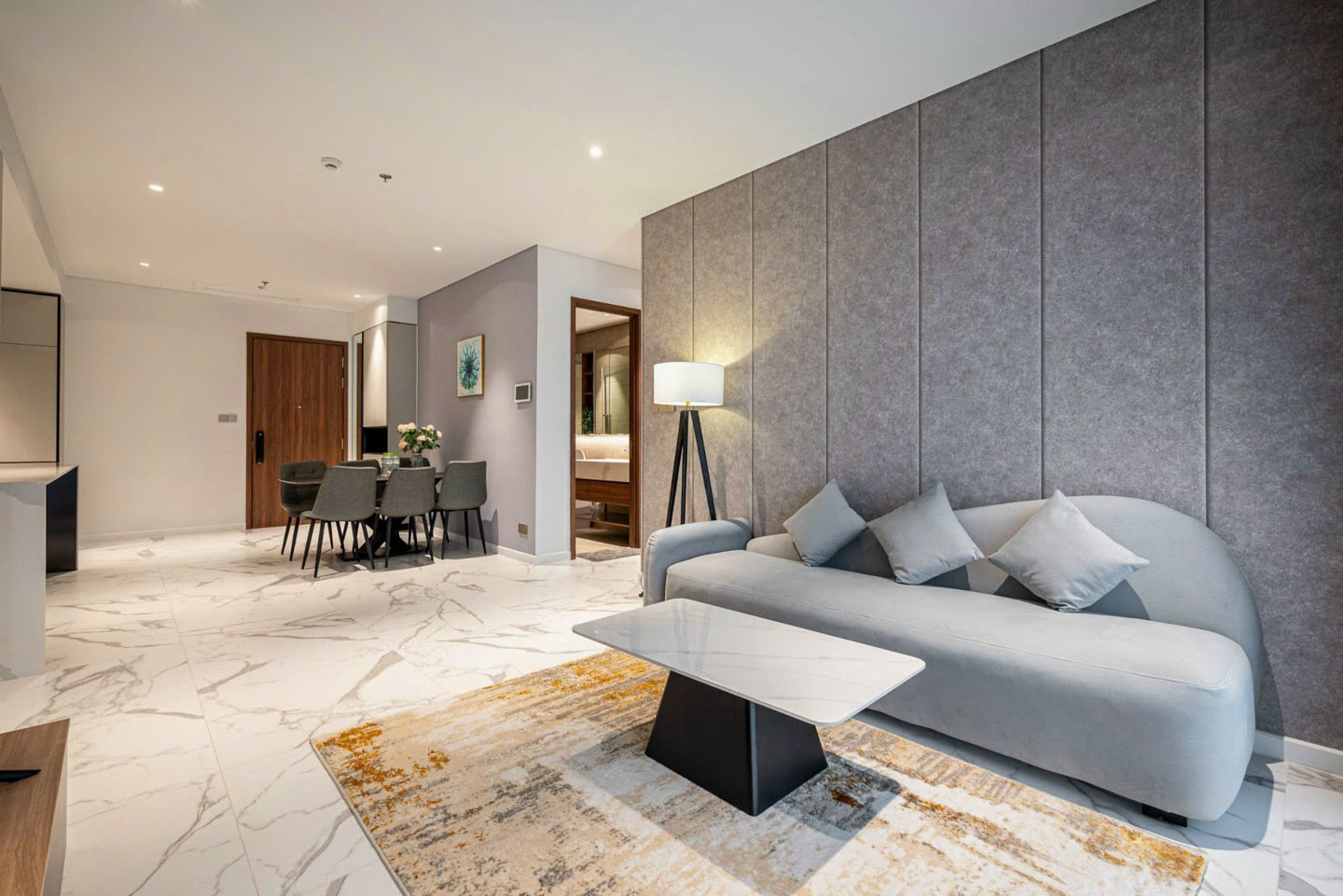 ban-can-ho-2pn-the-opera-metropole