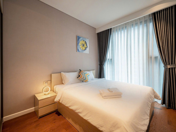 ban-can-ho-2pn-the-opera-metropole