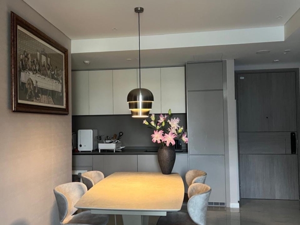 ban-can-ho-2pn-the-opera