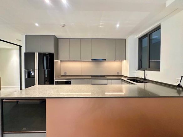 ban-can-ho-2pn-the-opera-thu-thiem