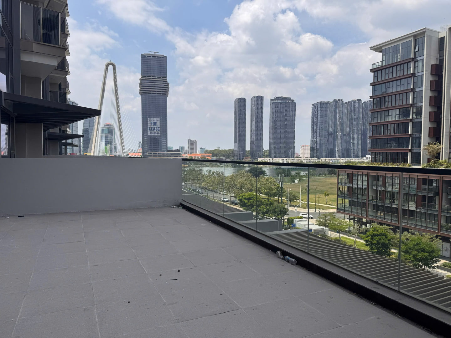 ban-can-ho-2pn-the-opera-thu-thiem