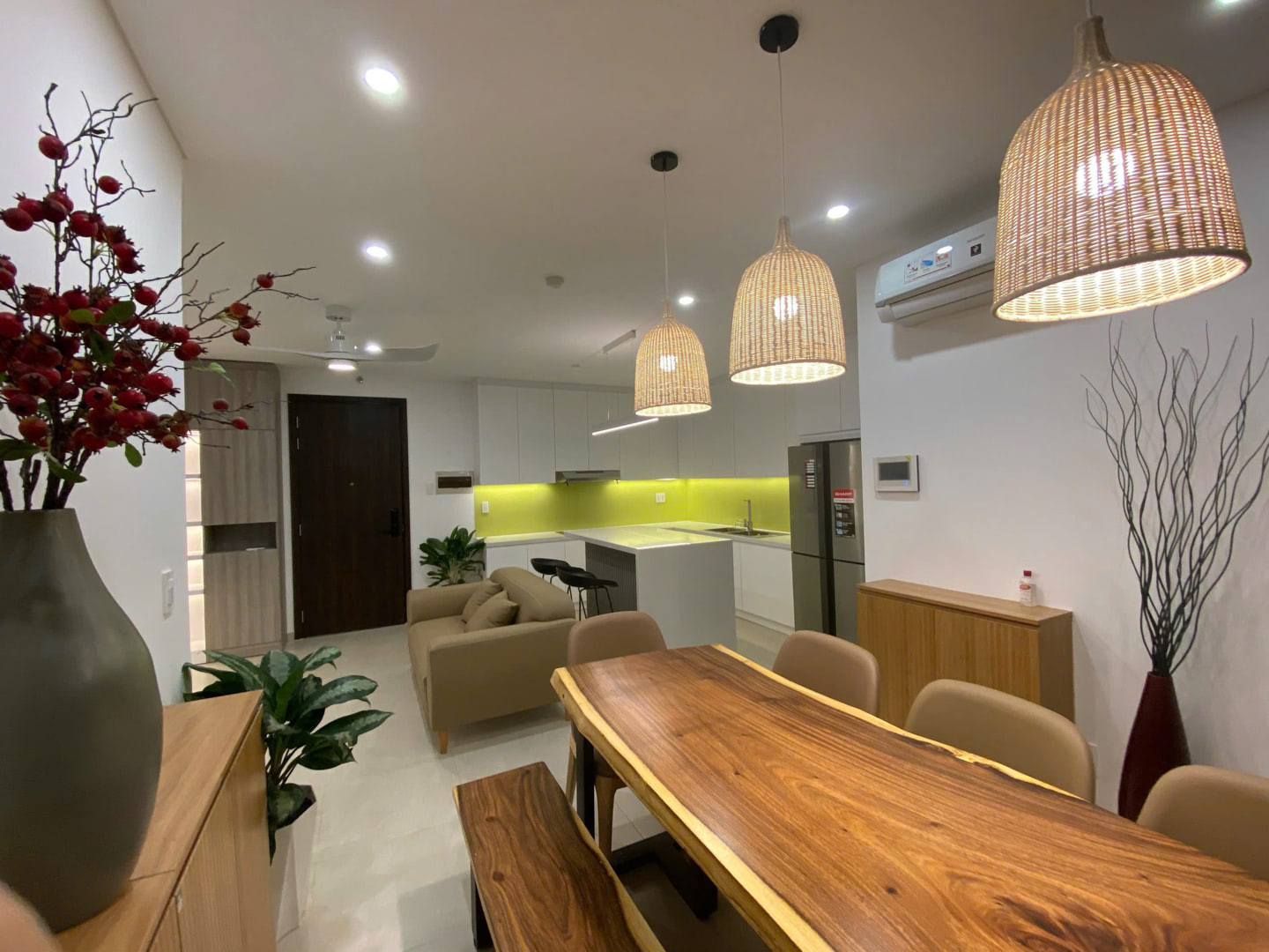 Mile Invest – Beyond Wealth, Toward Legacy cho-thue-can-ho-2pn-thu-thiem-dragon